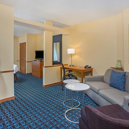 Fairfield Inn & Suites Кууквил Екстериор снимка