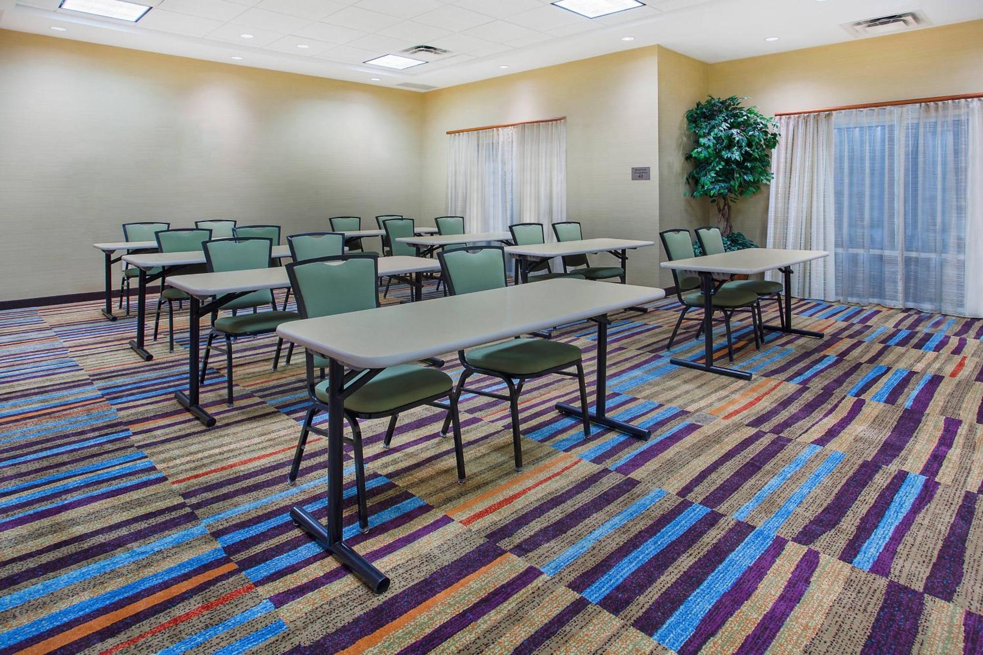 Fairfield Inn & Suites Кууквил Екстериор снимка