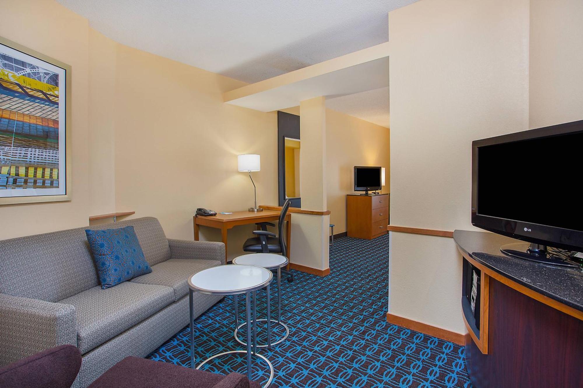 Fairfield Inn & Suites Кууквил Екстериор снимка