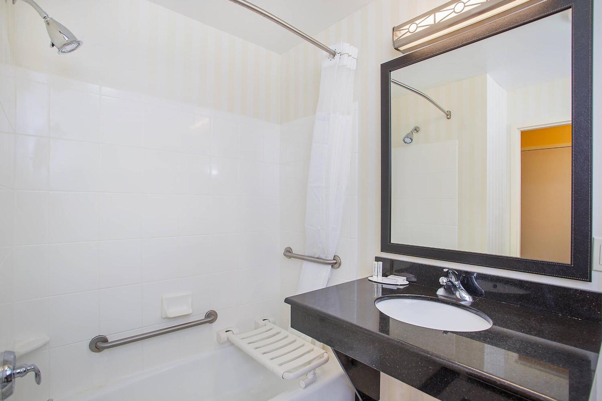 Fairfield Inn & Suites Кууквил Екстериор снимка