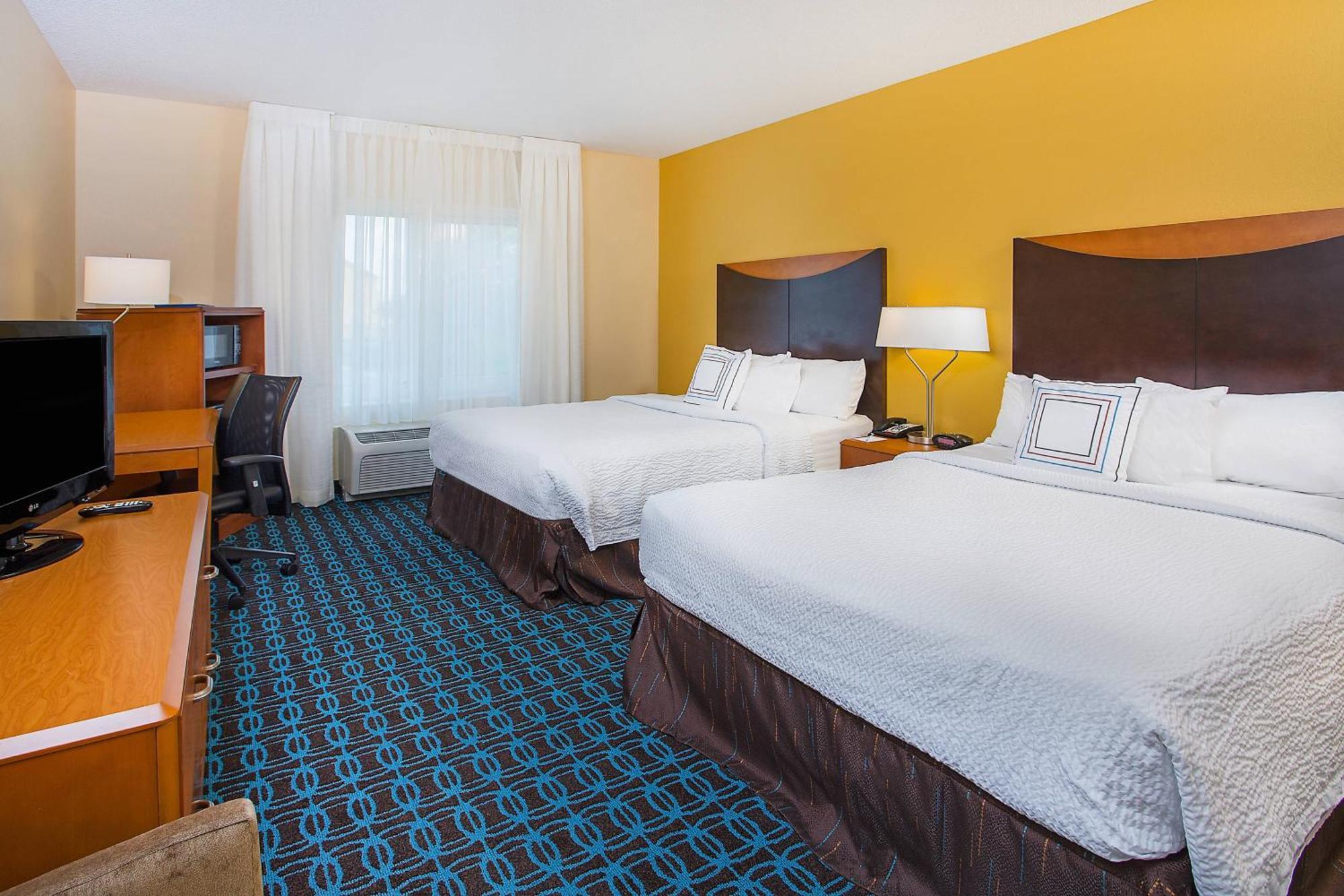 Fairfield Inn & Suites Кууквил Екстериор снимка
