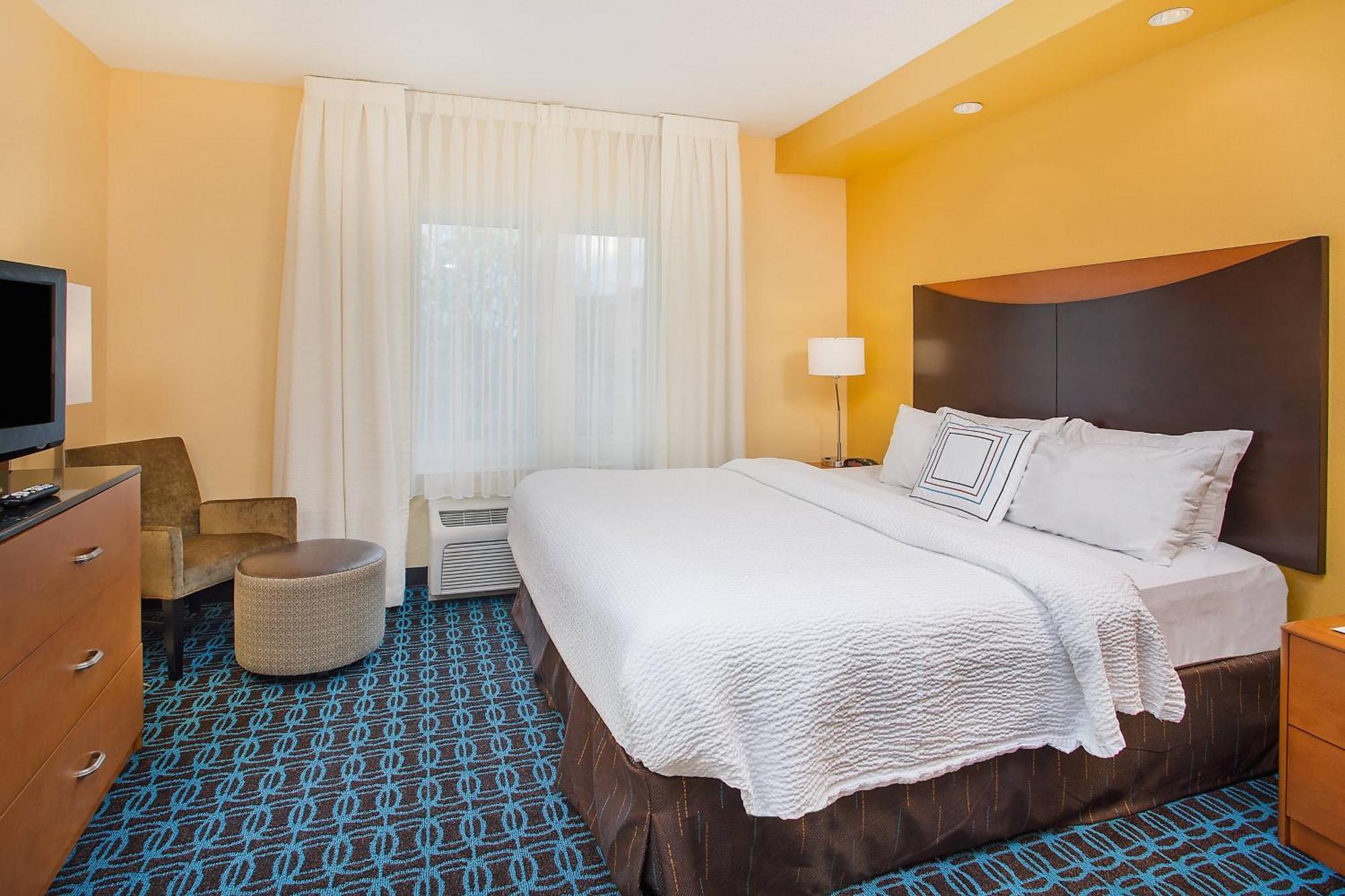 Fairfield Inn & Suites Кууквил Екстериор снимка