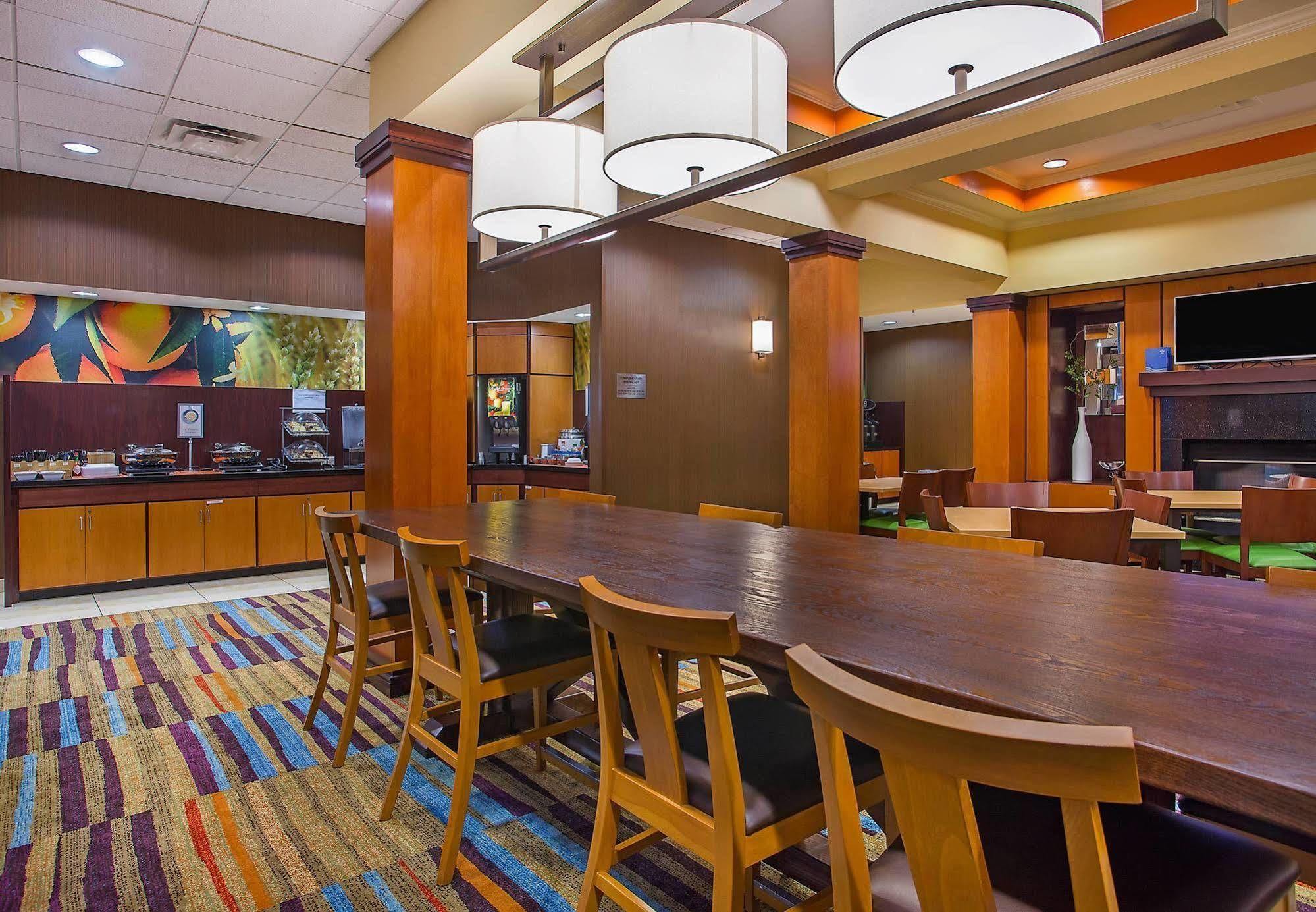 Fairfield Inn & Suites Кууквил Екстериор снимка